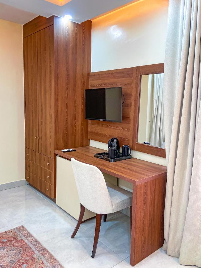 Plush Hotel,אבוג'ה מראה חיצוני תמונה