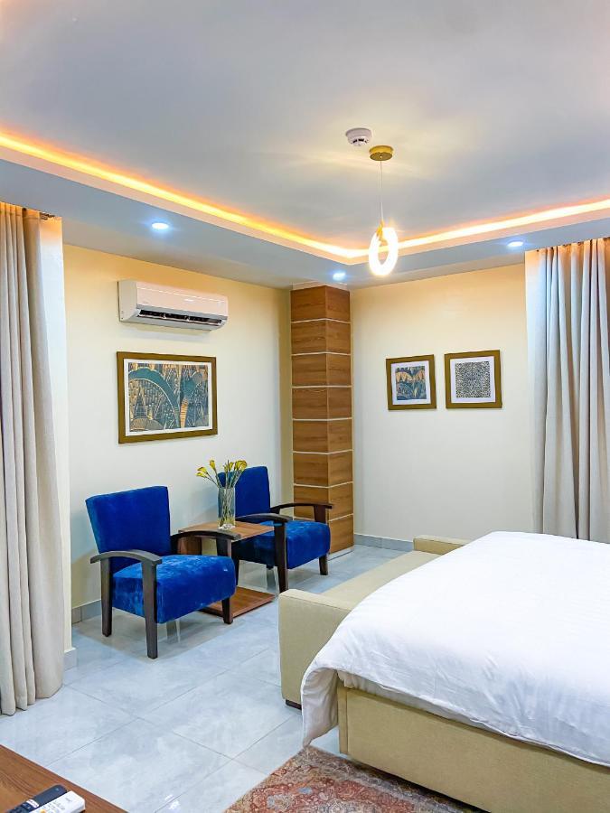 Plush Hotel,אבוג'ה מראה חיצוני תמונה