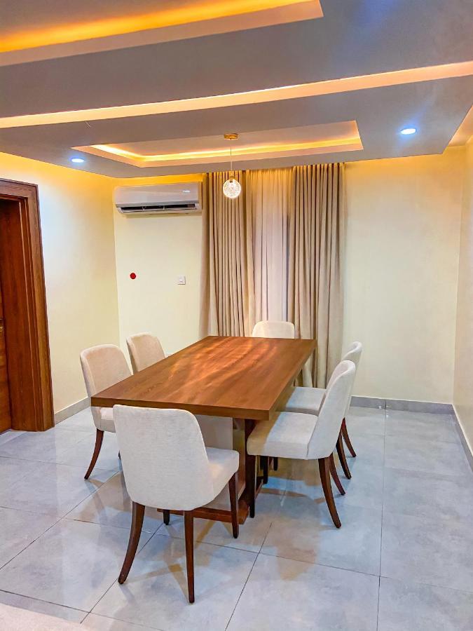 Plush Hotel,אבוג'ה מראה חיצוני תמונה