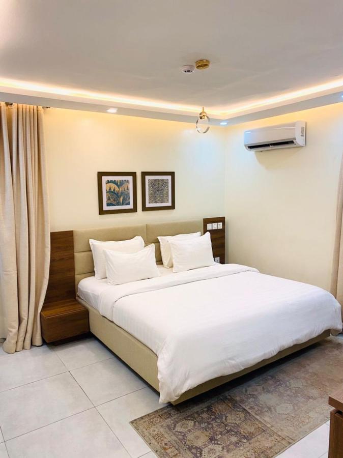 Plush Hotel,אבוג'ה מראה חיצוני תמונה