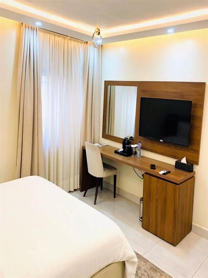 Plush Hotel,אבוג'ה מראה חיצוני תמונה