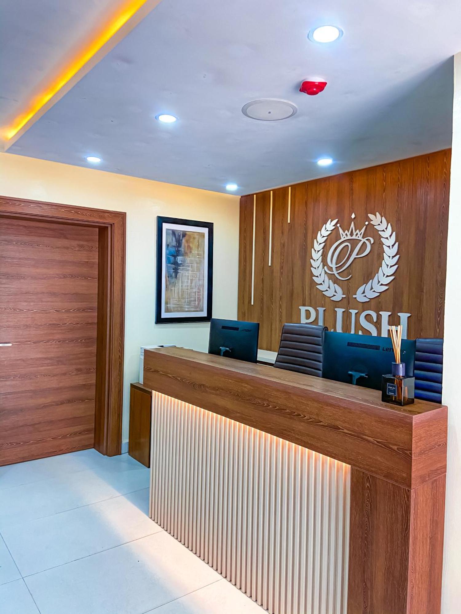 Plush Hotel,אבוג'ה מראה חיצוני תמונה